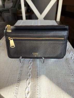 Fossil Black Pebbled Leather Zip Card Case with Gold Hardware
